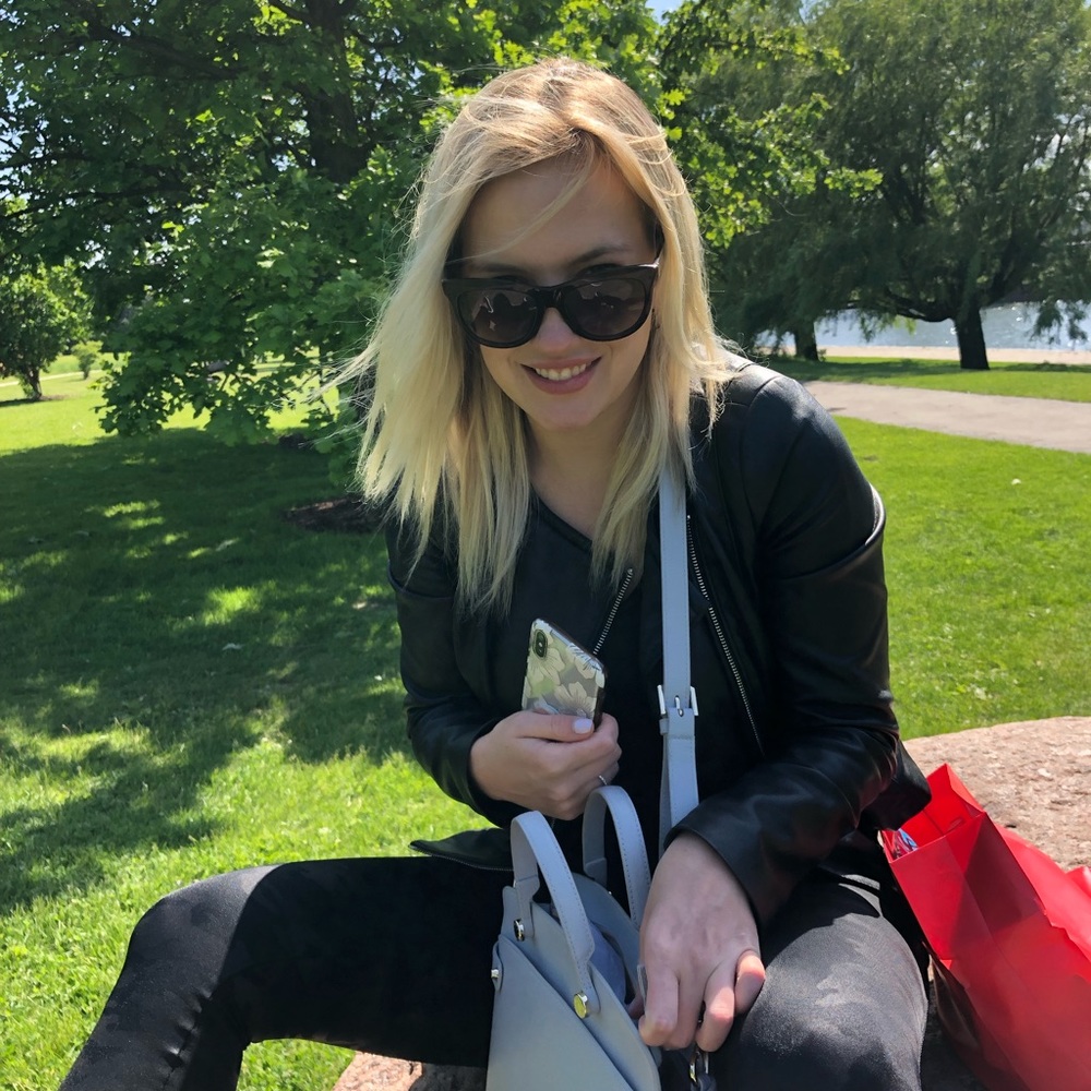 Meet your Posher, Julia